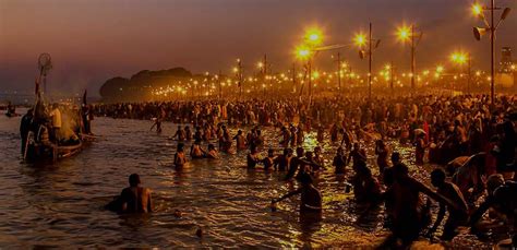 Święto Kumbh Mela w Allahabadzie: Uzdrowienie duchowe milionów i batalia o miejsce na brzegu